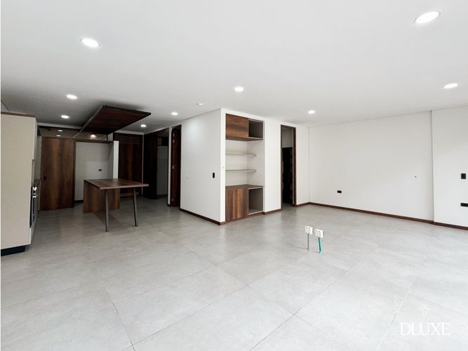 Apartamento de 1 alcoba en venta en Asomadera No.3, Medellín, 86 m² · foto 3 de 6