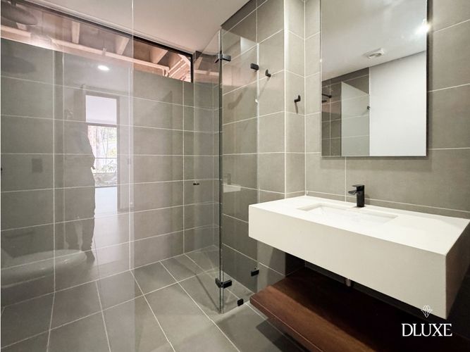 Apartamento de 1 alcoba en venta en Asomadera No.3, Medellín, 86 m² · foto 6 de 6