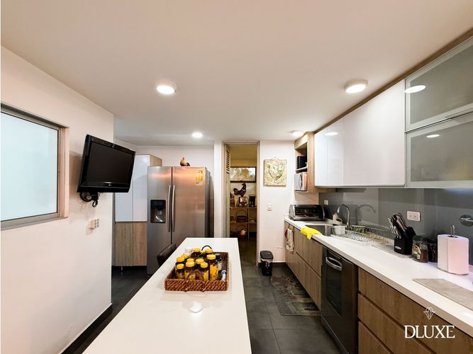 Casa de 3 alcobas en venta en La Tomatera, Medellín, 300 m² · foto 6 de 24