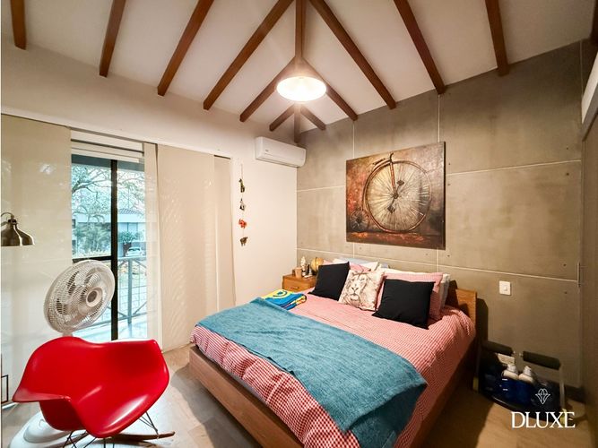 Casa de 3 alcobas en venta en La Tomatera, Medellín, 300 m² · foto 12 de 24