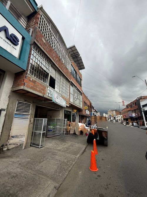 Edificio en venta en San Nicolas, Cali, 500 m² · foto 2 de 23