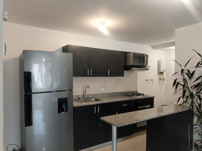 Apartamento de 3 alcobas en arriendo en El Poblado, Medellín, 84 m² · foto 5 de 18