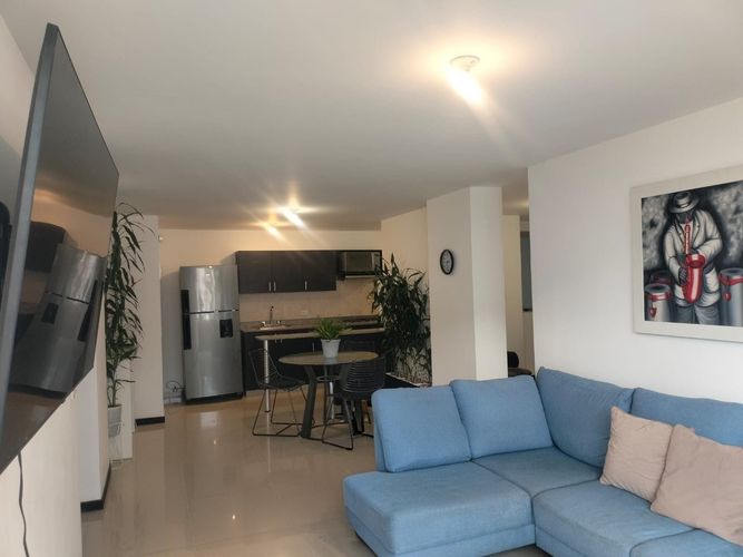 Apartamento de 3 alcobas en arriendo en El Poblado, Medellín, 84 m² · foto 3 de 18