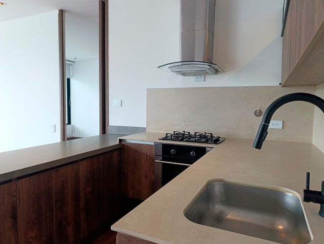 Apartamento de 1 alcoba en arriendo en El Poblado, Medellín, 85 m² · foto 7 de 15