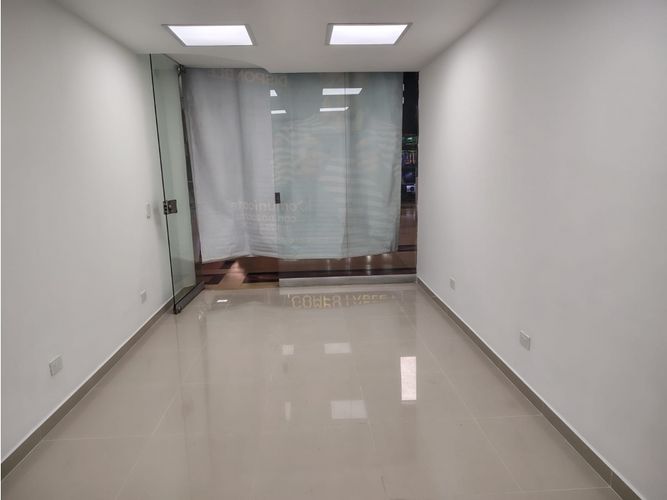 Local en arriendo en Manila, Medellín, 36 m² · foto 3 de 6