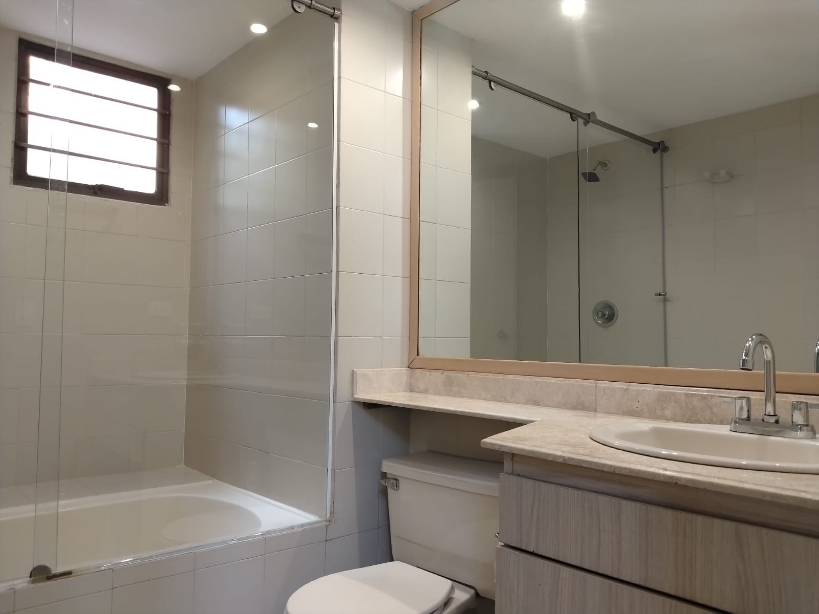 Apartamento en arriendo en El Poblado, Medellín · foto 16 de 16