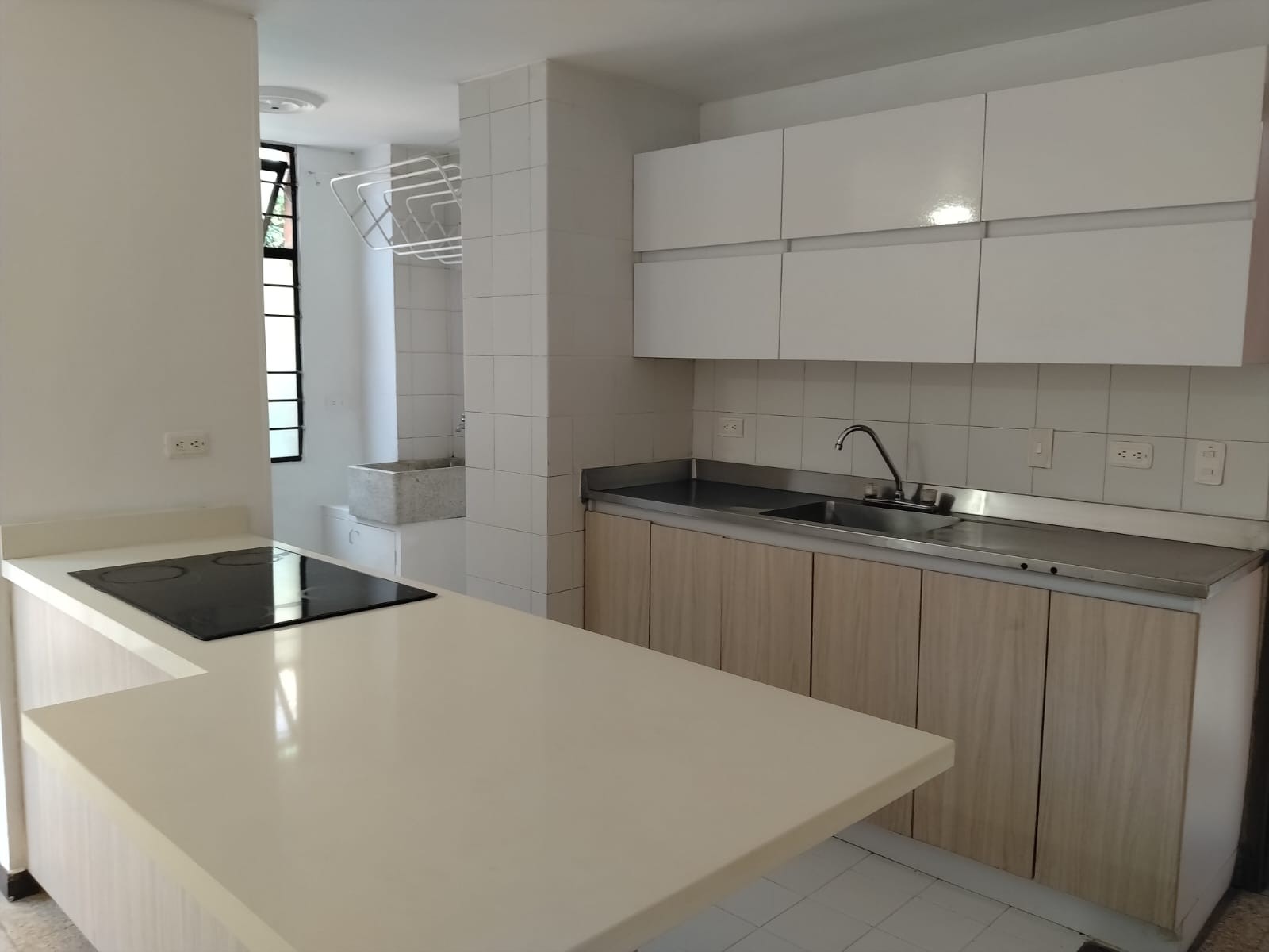 Apartamento en arriendo en El Poblado, Medellín · foto 4 de 16