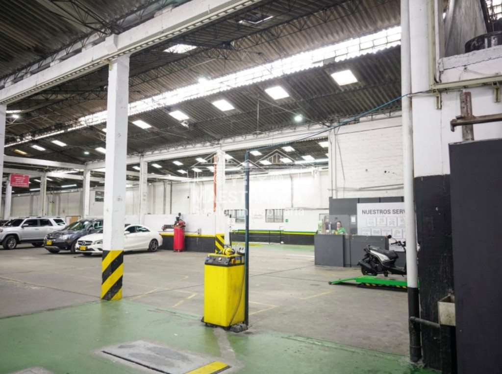Warehouse for sale in San diego, Medellín 4