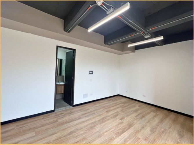Oficina en arriendo en Cerritos, Pereira, 34 m² · foto 2 de 5