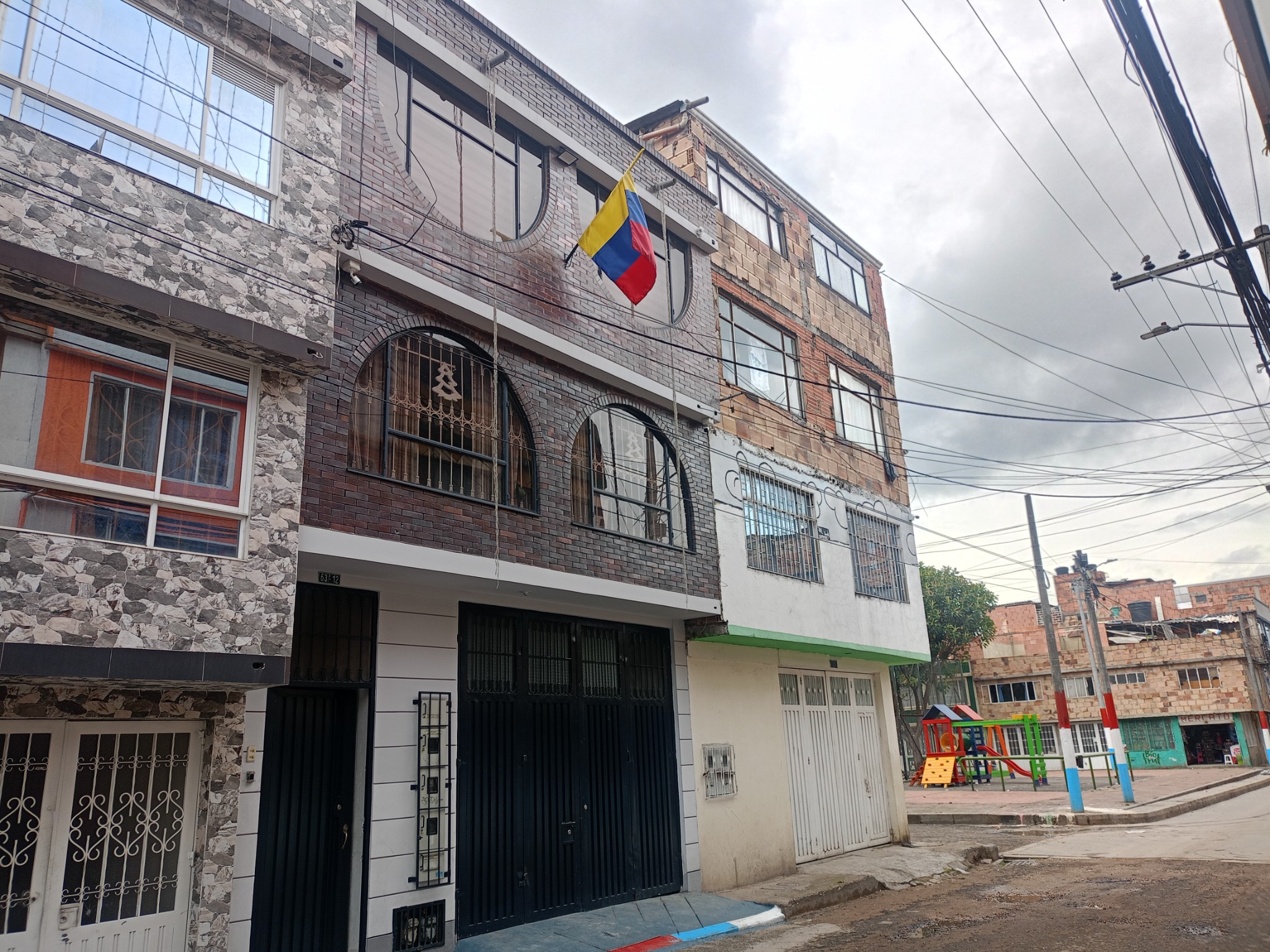 Casa en venta en Engativá, Bogotá · foto 2 de 24