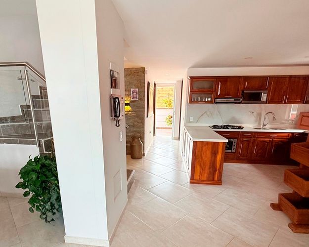 Apartamento de 5 alcobas en venta en Belén, Medellín, 162 m² · foto 4 de 17