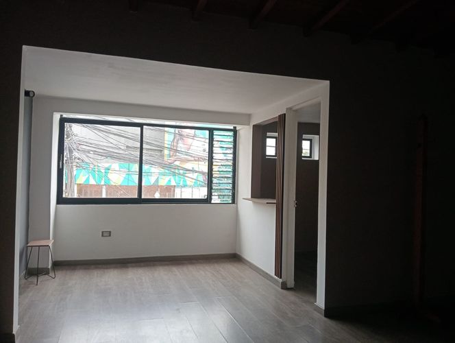 Oficina en arriendo en Laureles, Medellín, 27 m² · foto 2 de 11