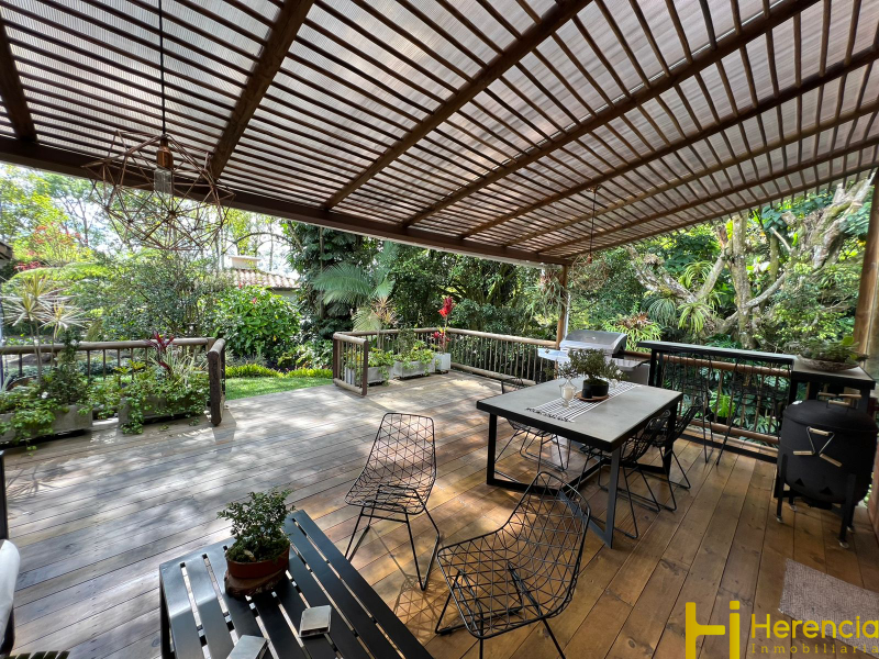 Casa en venta en Loma Del Chocho, Envigado · foto 3 de 24