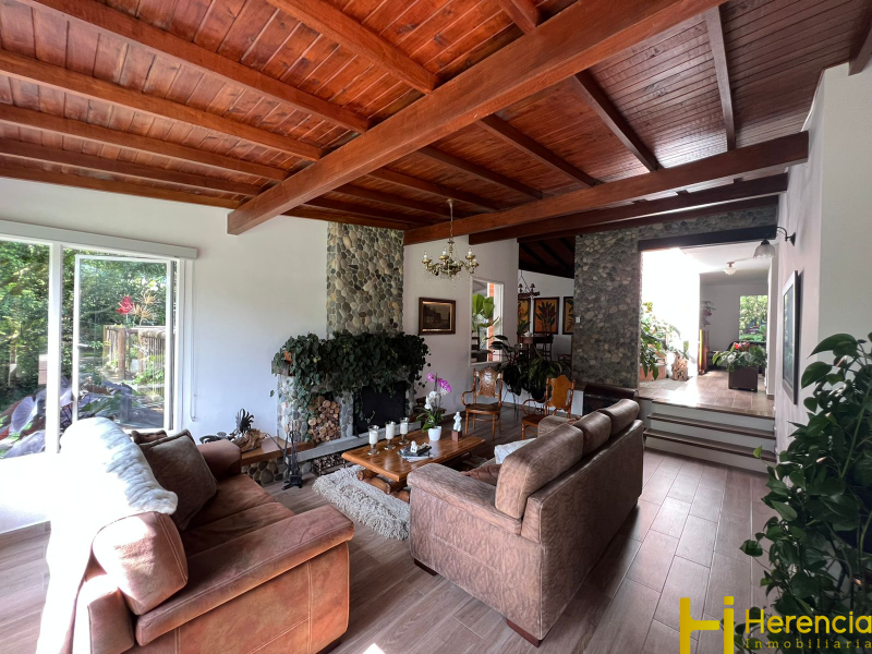 Casa en venta en Loma Del Chocho, Envigado · foto 4 de 24