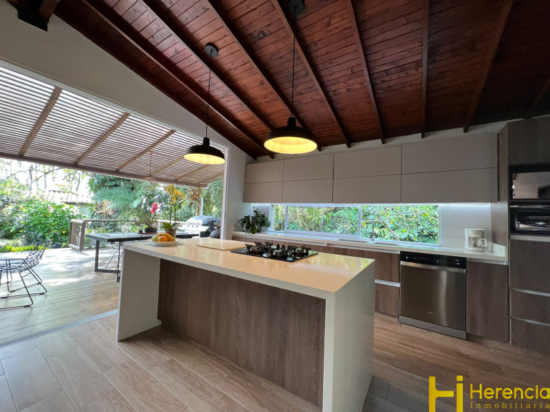 Casa en venta en Loma Del Chocho, Envigado · foto 9 de 24