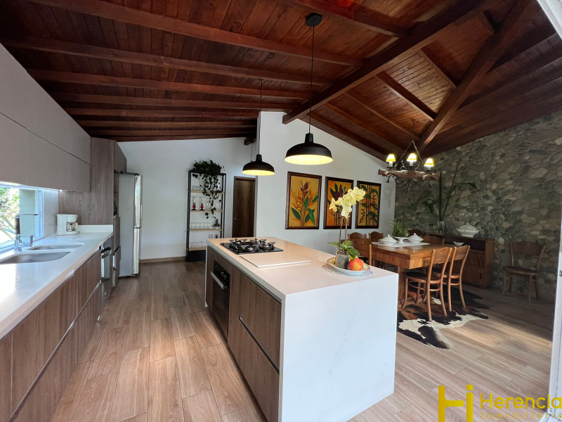 Casa en venta en Loma Del Chocho, Envigado · foto 10 de 24