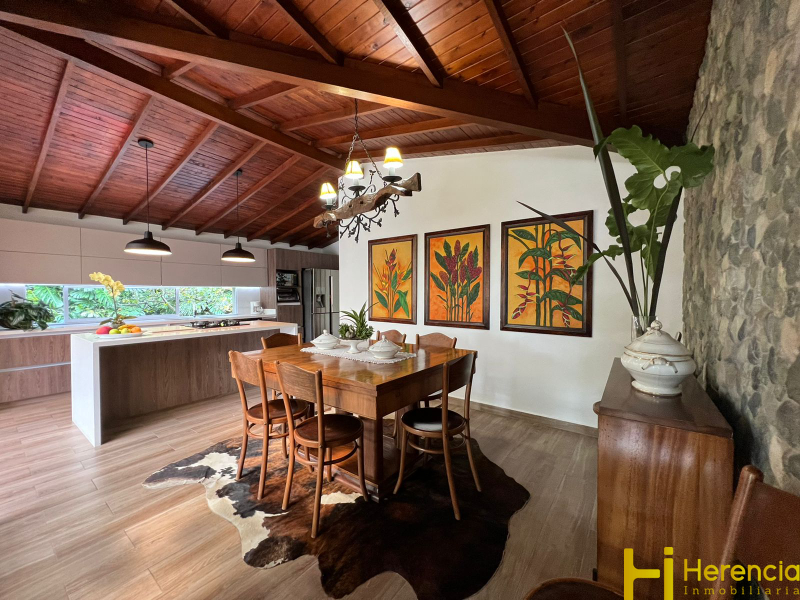 Casa en venta en Loma Del Chocho, Envigado · foto 11 de 24