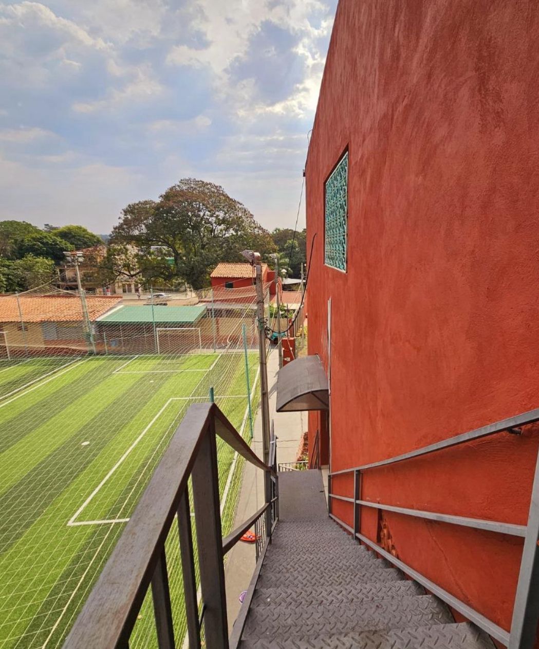 VENTA ! COMPLEJO DEPORTIVO CON EDIFICIO COMERCIAL  EN  ÑEMBY — foto 3