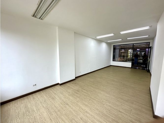 Oficina en arriendo en Milla De Oro, Medellín, 35 m² · foto 3 de 12