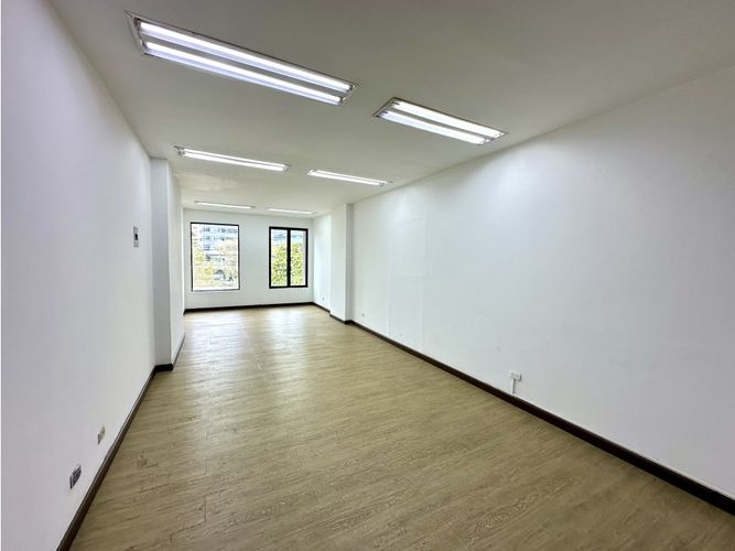 Oficina en arriendo en Milla De Oro, Medellín, 35 m² · foto 4 de 12