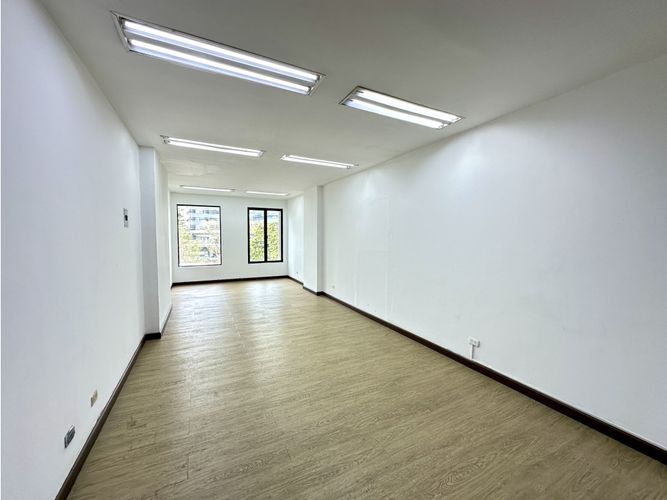 Oficina en arriendo en Milla De Oro, Medellín, 35 m² · foto 5 de 12