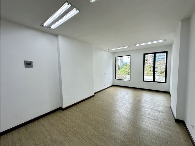 Oficina en arriendo en Milla De Oro, Medellín, 35 m² · foto 7 de 12