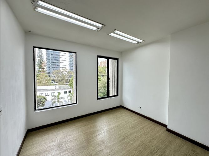Oficina en arriendo en Milla De Oro, Medellín, 35 m² · foto 10 de 12
