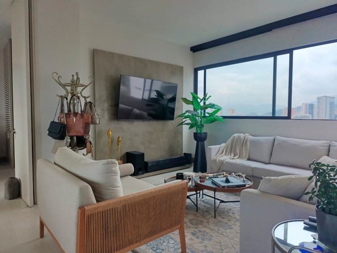 Apartamento de 1 alcoba en venta en El Poblado, Medellín, 87 m² · foto 2 de 17