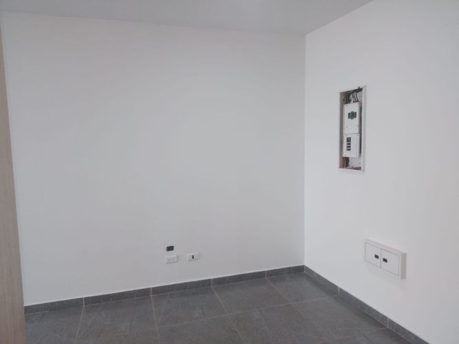 Oficina en arriendo en El Poblado, Medellín, 46 m² · foto 6 de 8
