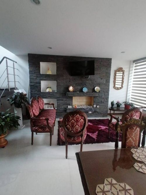 Casa de 3 alcobas en venta en Siberia, Cota, 196 m² · foto 2 de 24