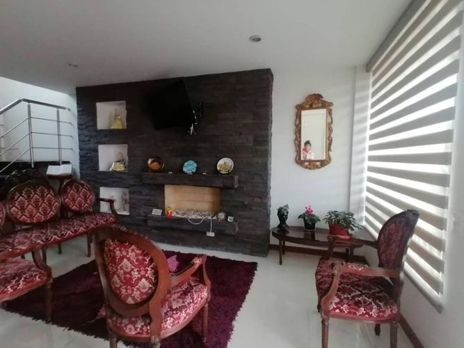 Casa de 3 alcobas en venta en Siberia, Cota, 196 m² · foto 4 de 24