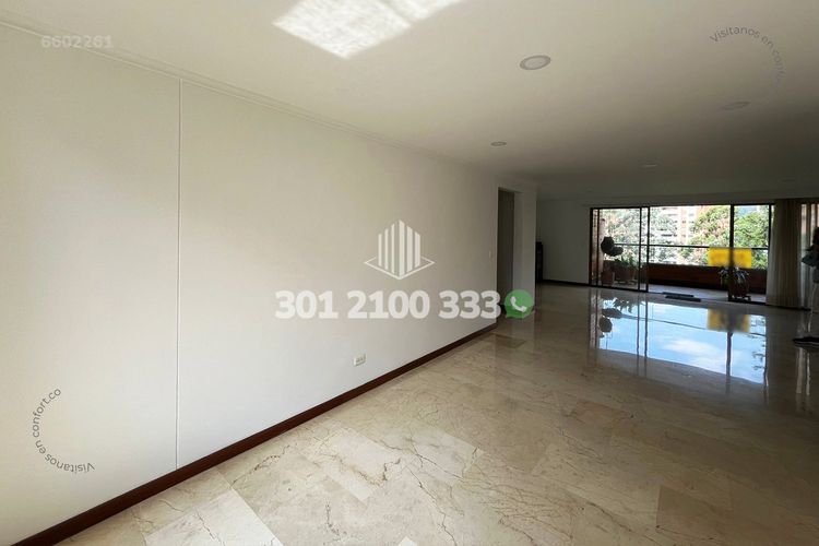 Apartamento de 3 alcobas en arriendo en El Tesoro, Medellín, 198 m² · foto 5 de 24