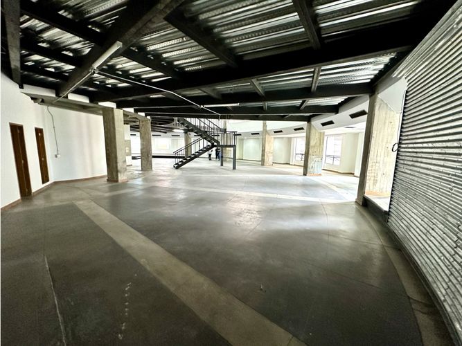 Local en arriendo en Oviedo, Medellín, 570 m² · foto 2 de 17