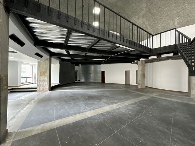 Local en arriendo en Oviedo, Medellín, 570 m² · foto 3 de 17