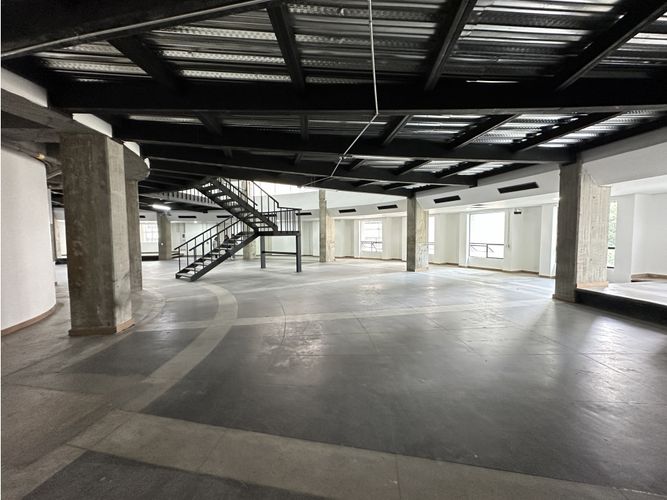 Local en arriendo en Oviedo, Medellín, 570 m² · foto 4 de 17