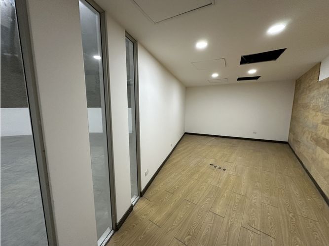 Local en arriendo en Oviedo, Medellín, 570 m² · foto 12 de 17