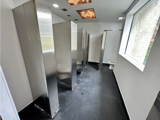 Local en arriendo en Oviedo, Medellín, 570 m² · foto 14 de 17