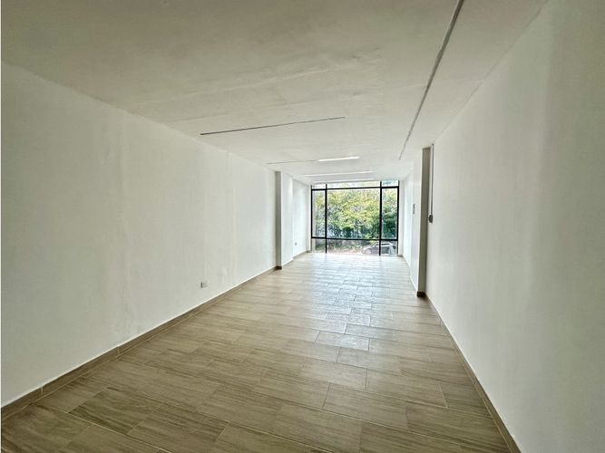Local en arriendo en Milla De Oro, Medellín, 70 m² · foto 2 de 11