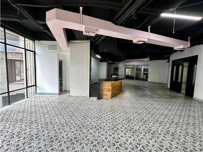 Local en arriendo en Milla De Oro, Medellín, 138 m² · foto 2 de 9