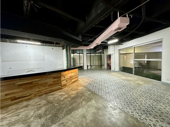 Local en arriendo en Milla De Oro, Medellín, 138 m² · foto 3 de 9