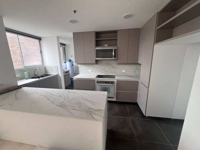 Apartamento de 5 alcobas en arriendo en El Poblado, Medellín, 200 m² · foto 3 de 21