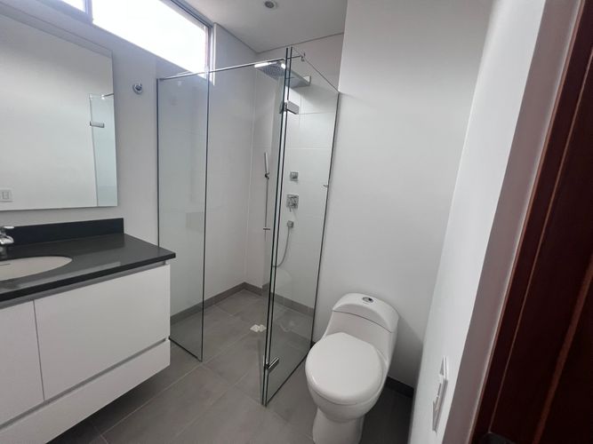 Apartamento de 5 alcobas en arriendo en El Poblado, Medellín, 200 m² · foto 18 de 21