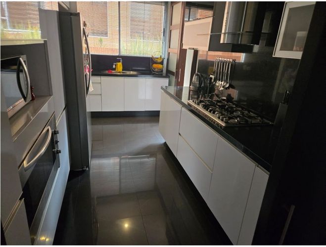 Apartamento de 3 alcobas en venta en Chicó Navarra, Bogotá, 156 m² · foto 7 de 19