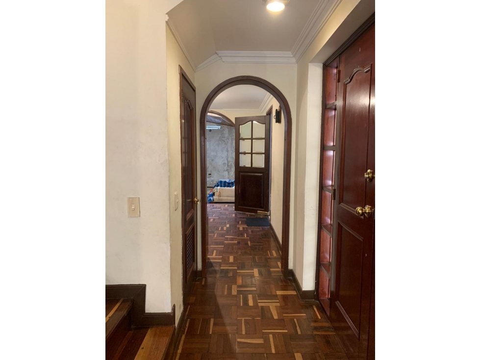 Casa en venta en Caobos Salazar, Bogotá · foto 8 de 24