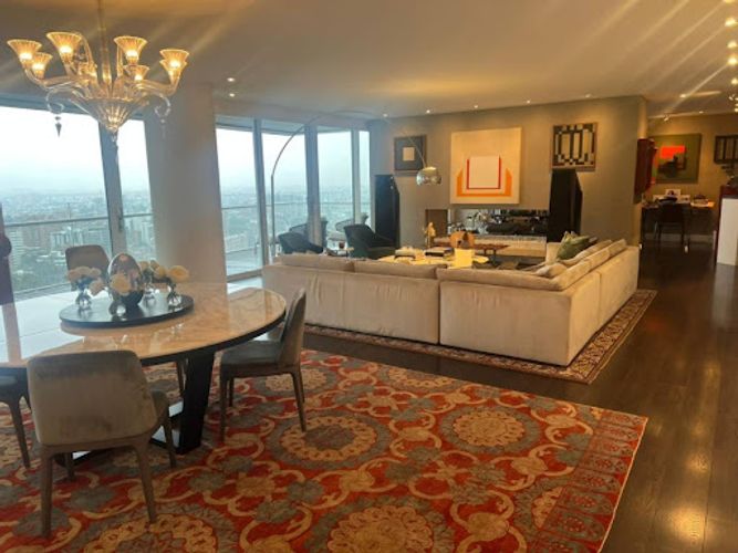 Apartamento de 4 alcobas en venta en Los Rosales, Bogotá, 393 m² · foto 2 de 19