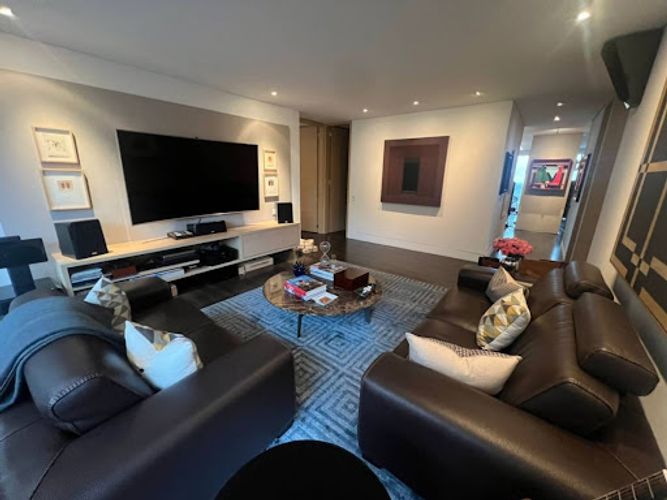Apartamento de 4 alcobas en venta en Los Rosales, Bogotá, 393 m² · foto 16 de 19