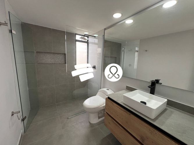 Apartamento de 3 alcobas en venta en El Poblado, Medellín, 131 m² · foto 12 de 19