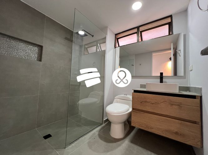 Apartamento de 3 alcobas en venta en El Poblado, Medellín, 131 m² · foto 15 de 19