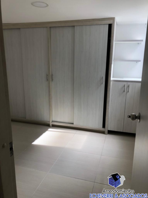 Apartamento de 2 alcobas en venta en Loma De San Jose, Sabaneta, 58 m² · foto 6 de 6