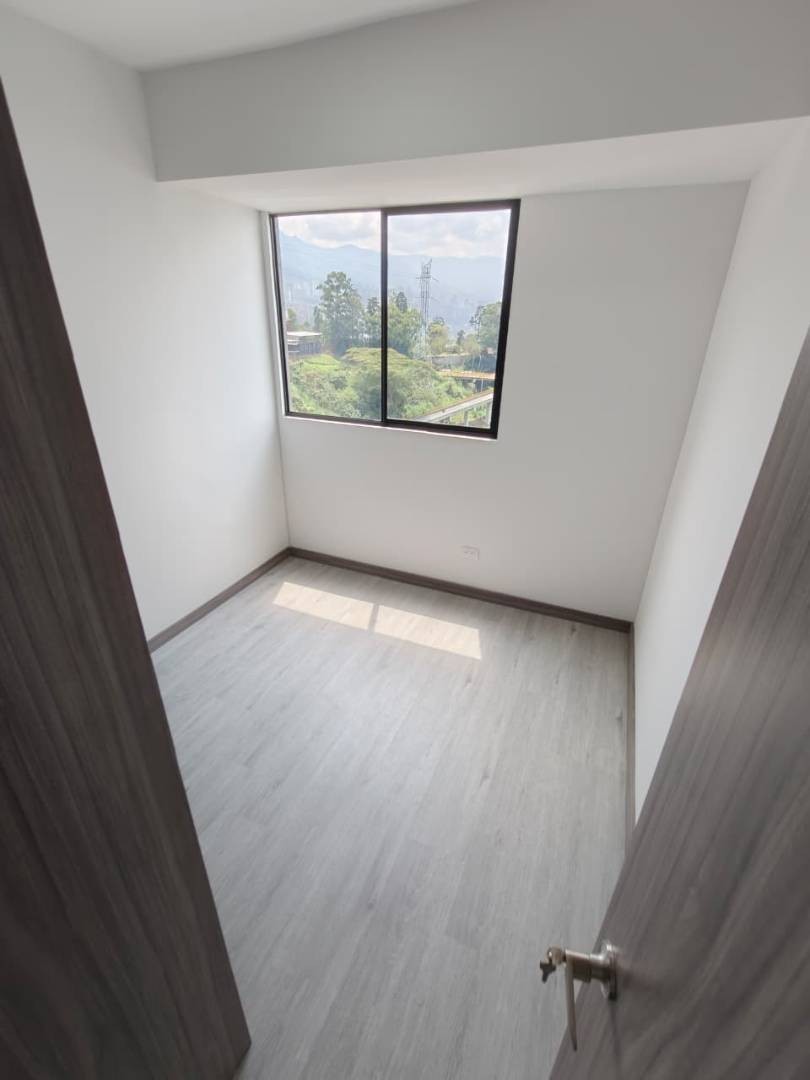 Apartamento en arriendo en Vía Las Palmas, Medellín · foto 6 de 10